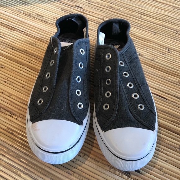 Maurices Shoes - Brand New Maurice’s Lexi Laceless Sneaker